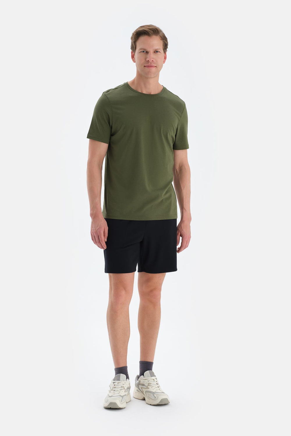 Siyah Cepli Ve Kordonlu Modal Scuba Şort