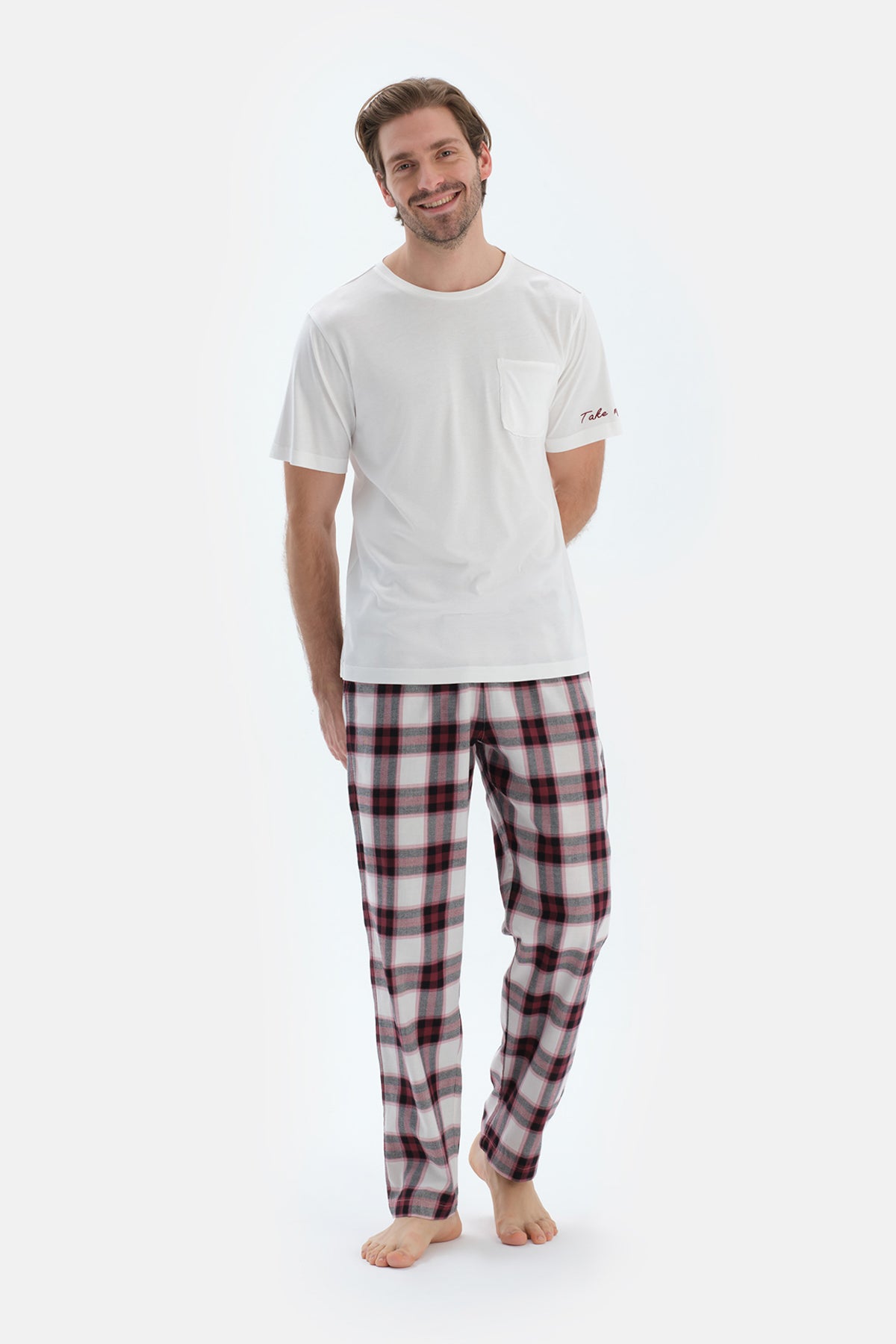 Ekru Nakış Detaylı Altı Dokuma Ekoseli Tişört Pantolon Pijama Takımı