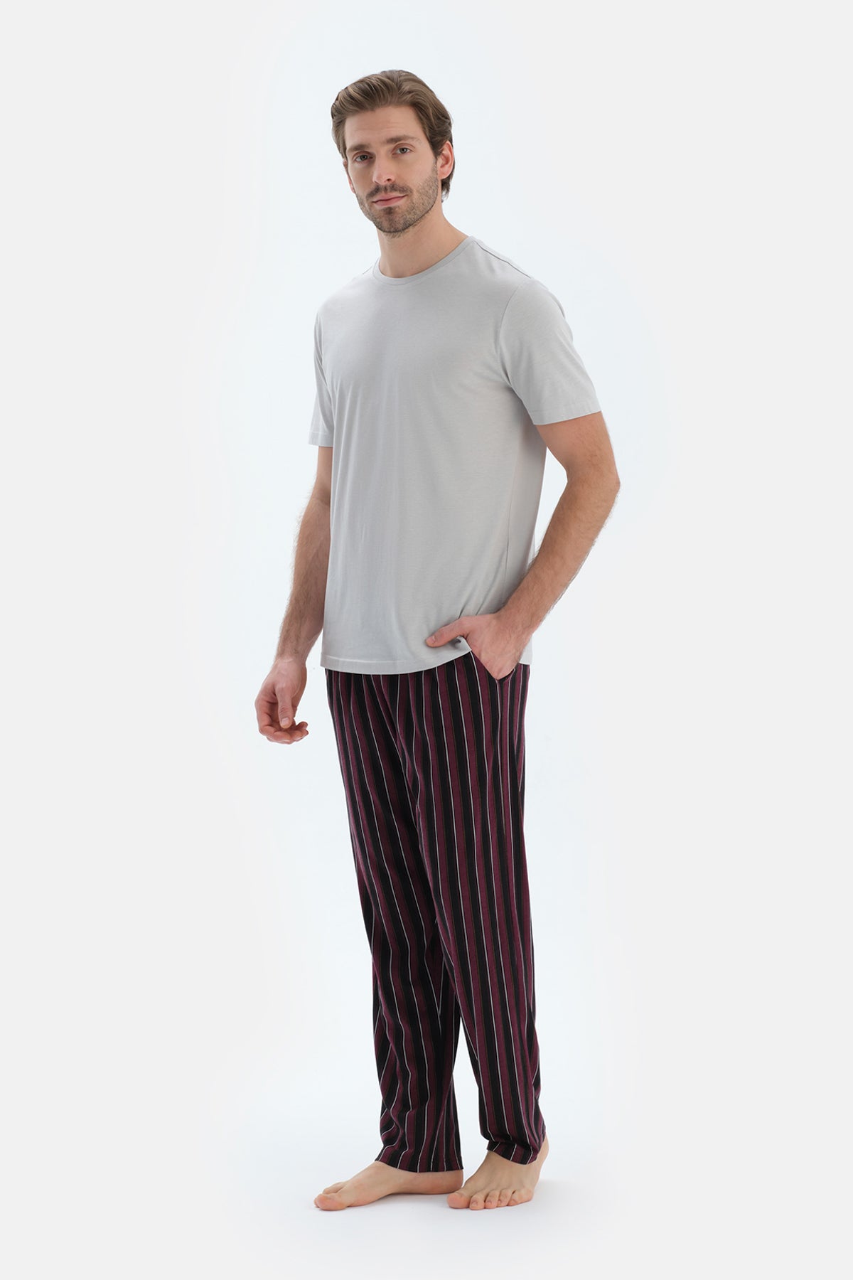 Açık Gri Kısa Kollu Tişört Çizgili Pantolon Pijama Takımı