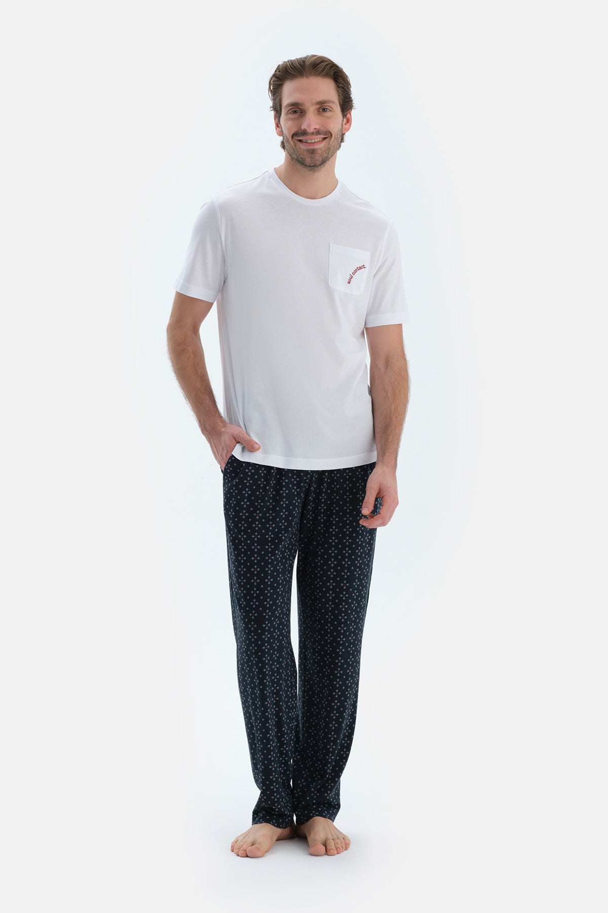 Ekru Cep Detaylı Kısa Kollu Tişört Mıkroprınt Desenli Pantolon Pijama Takımı