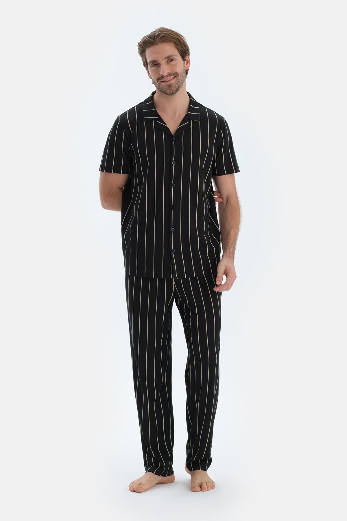 Siyah Çizgi Baskılı Kısa Kollu Gömlek Pantolon Pijama Takımı