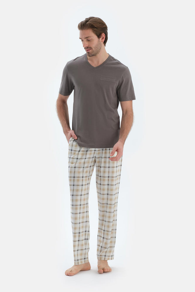 Gri V Yaka Kısa Kollu Tişört Pantolon Pijama Takımı