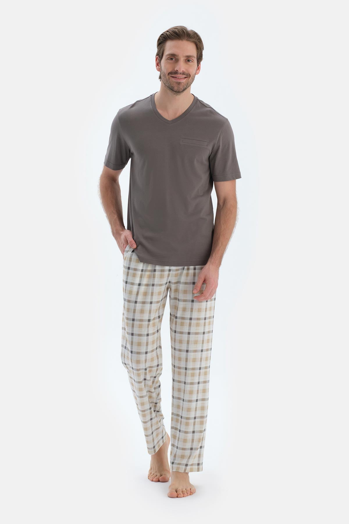 Gri V Yaka Kısa Kollu Tişört Pantolon Pijama Takımı