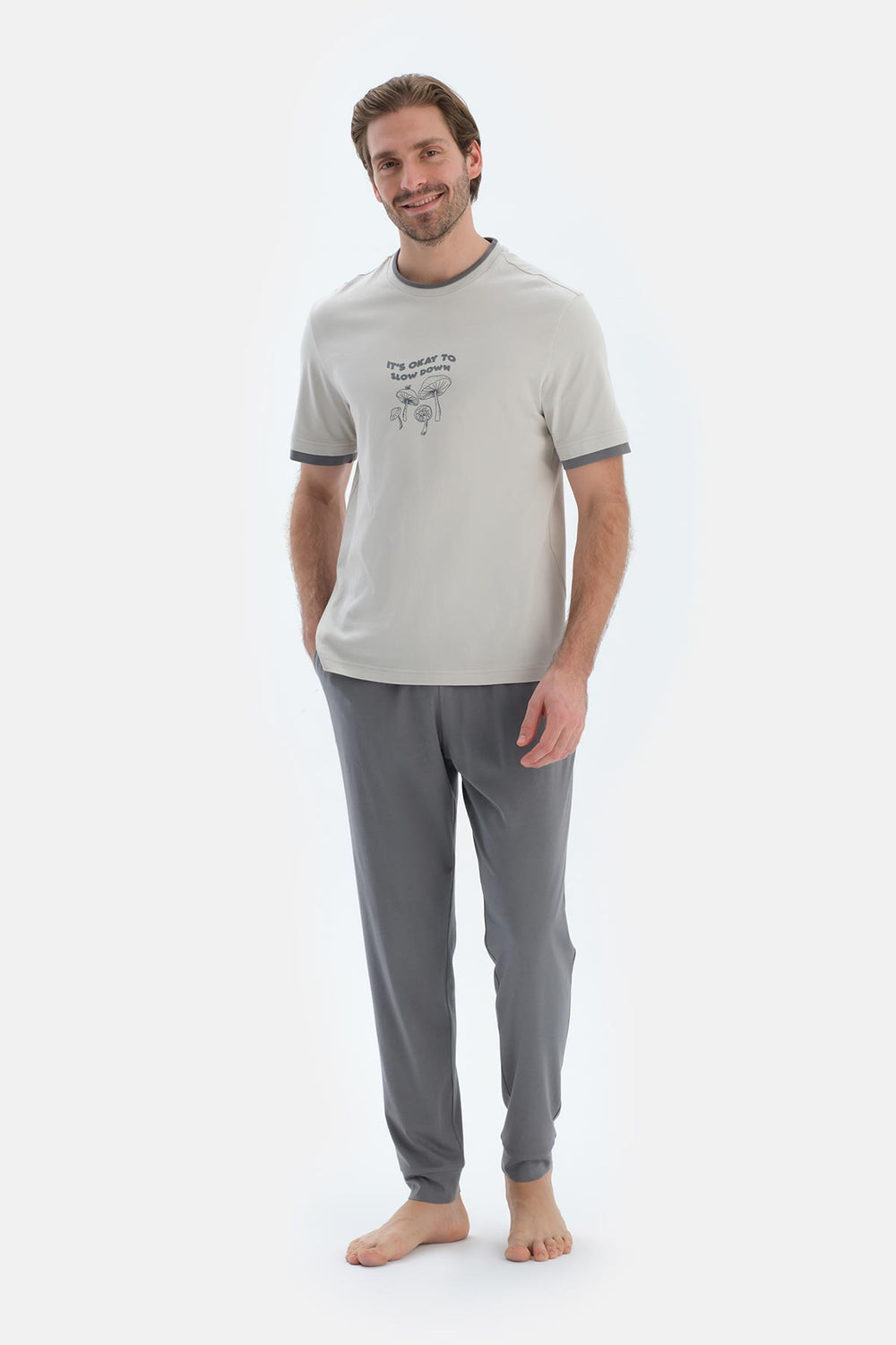 Açık Gri Kısa Kollu Baskı Detaylı Tişört Pantolon Pijama Takımı