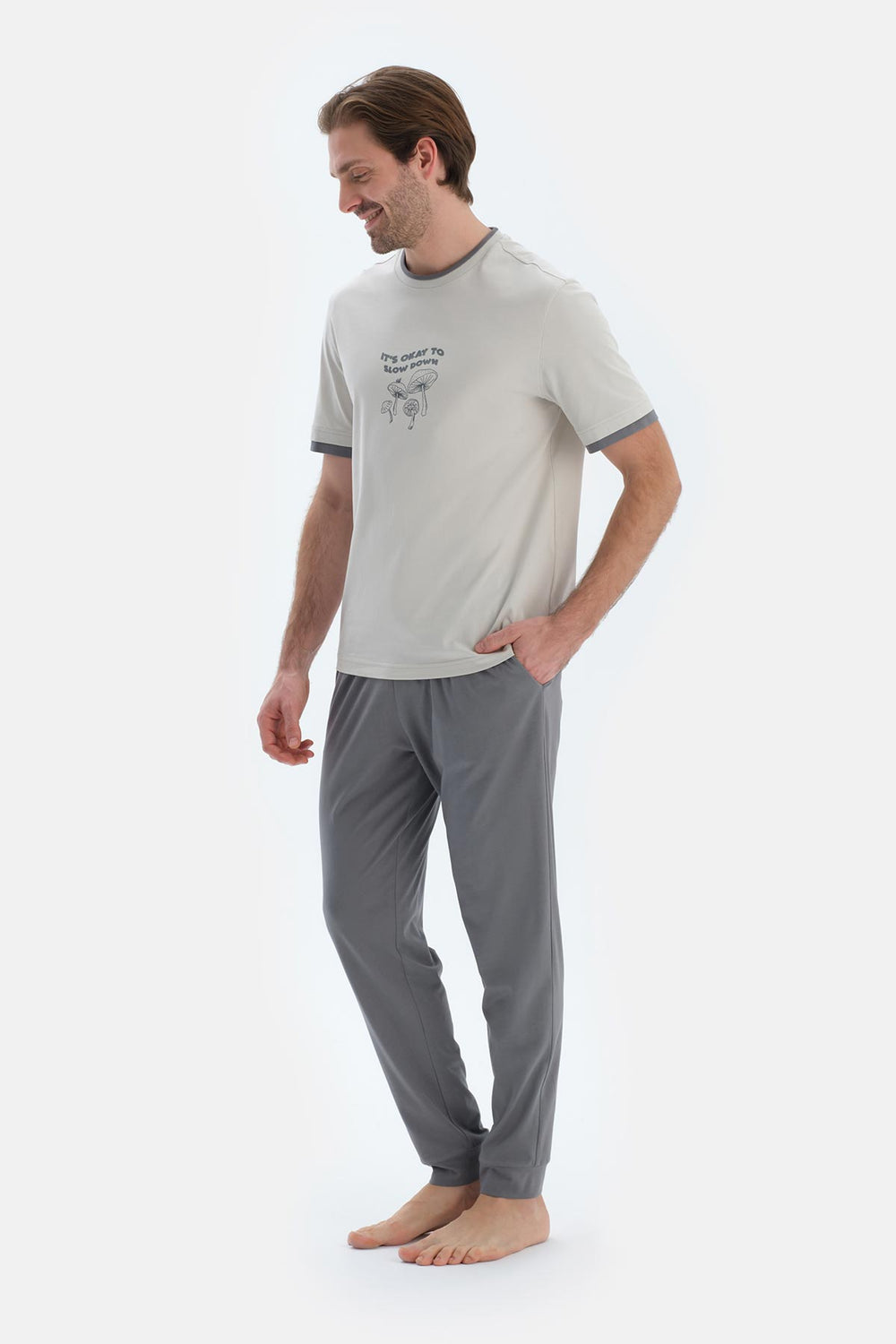 Açık Gri Kısa Kollu Baskı Detaylı Tişört Pantolon Pijama Takımı