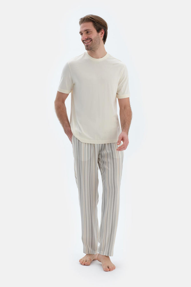 Ekru Kısa Kollu Triko Bant Detaylı Tişört Pantolon Pijama Takımı