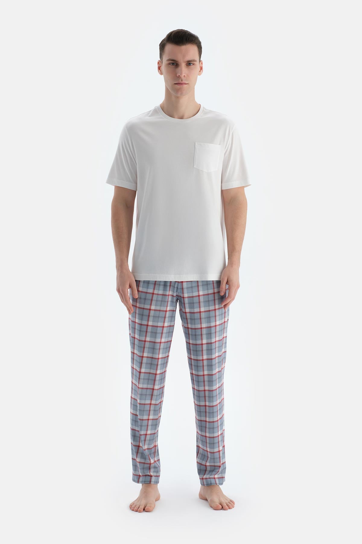 Ekru Cep Ve Nakış Detaylı Tişört Pantolon Pijama Takımı