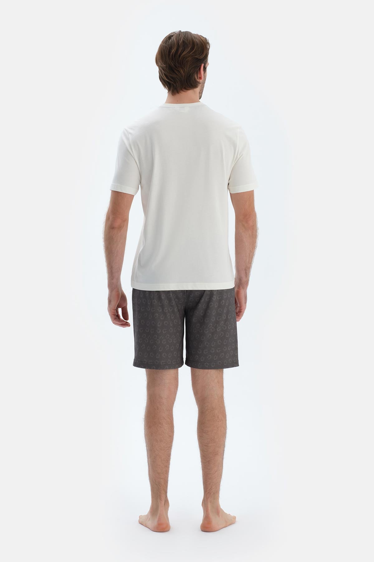 Ekru Kısa Kollu Dikiş ve Baskı Detaylı Tişört Pantolon Pijama Takımı