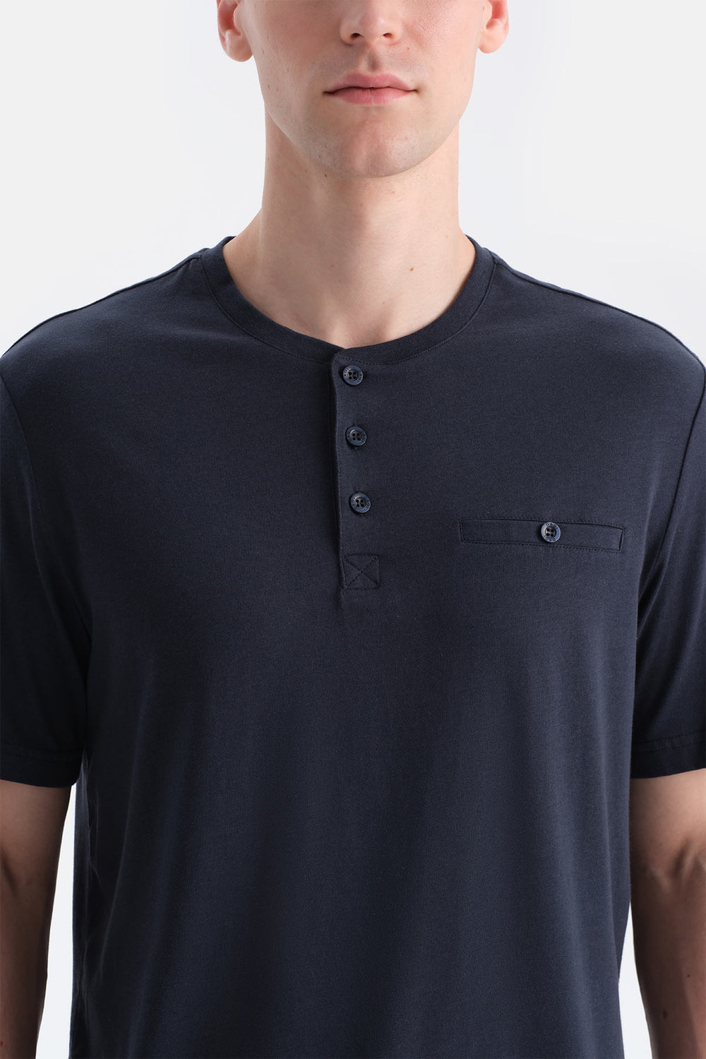 PAT VE CEP DETAYLI TİŞÖRT ŞORT TAKIM