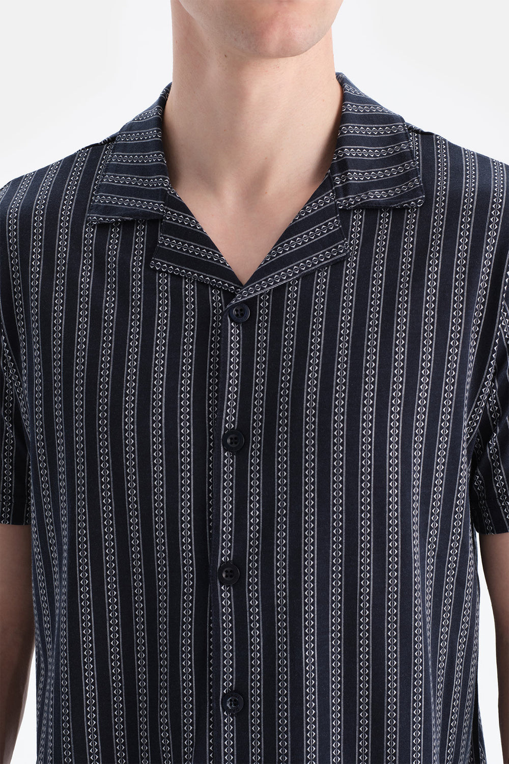 METRAJ BASKILI KISA KOLLU GÖMLEK ŞORT TAKIM