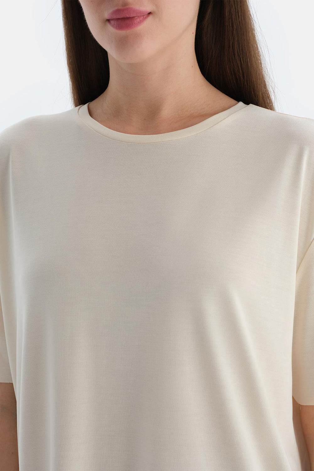Ekru Kadın Modal Tişört