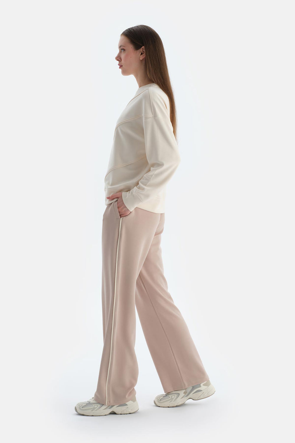 Ekru Kadın Modal Biye Detaylı Sweatshırt