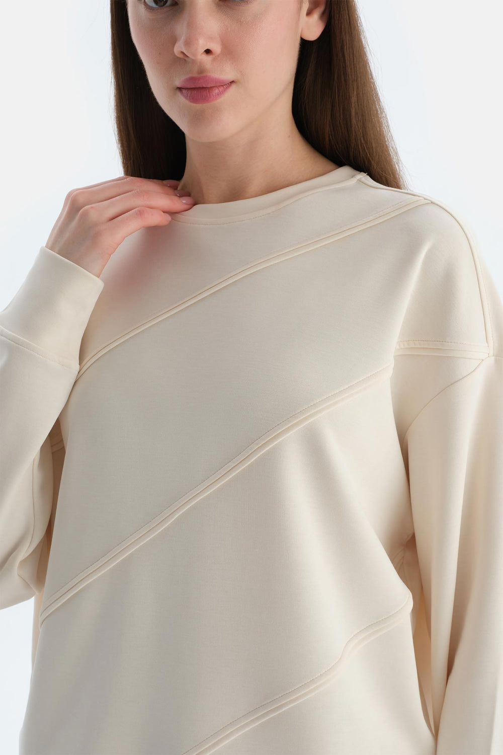 Ekru Kadın Modal Biye Detaylı Sweatshırt