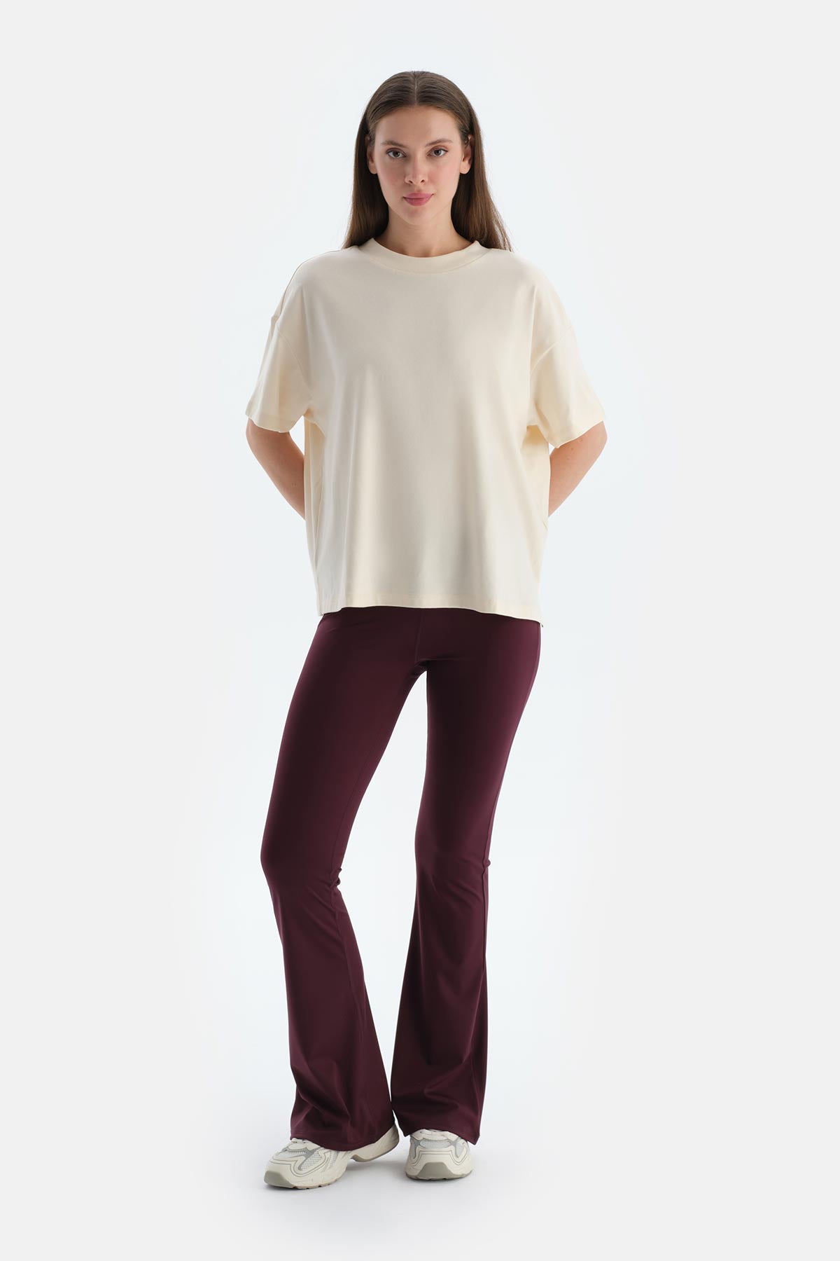 Kırık Beyaz Kadın Tişört