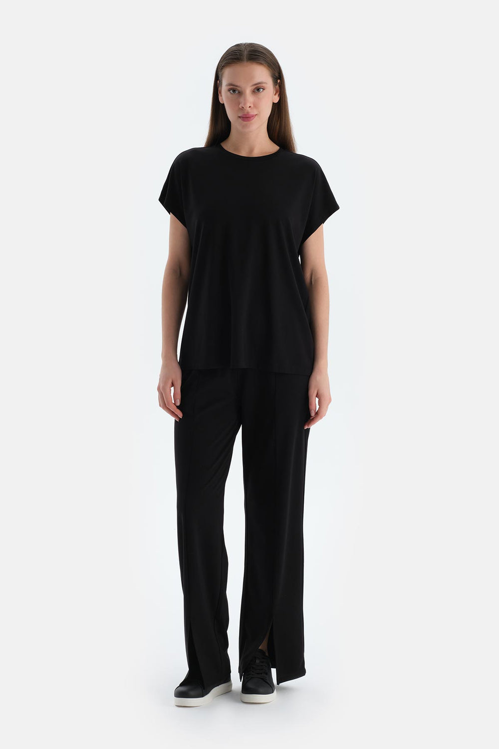 Siyah Kısa Kollu Bisiklet Yaka Tişört