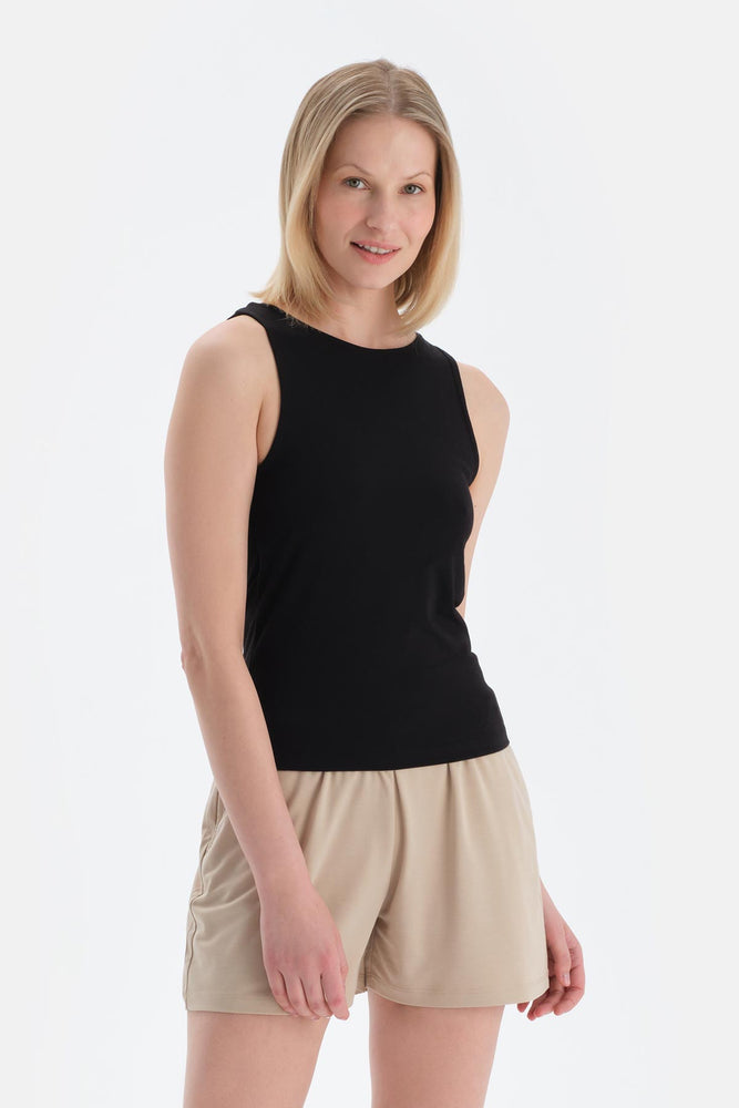 Siyah Halter Yaka Atlet
