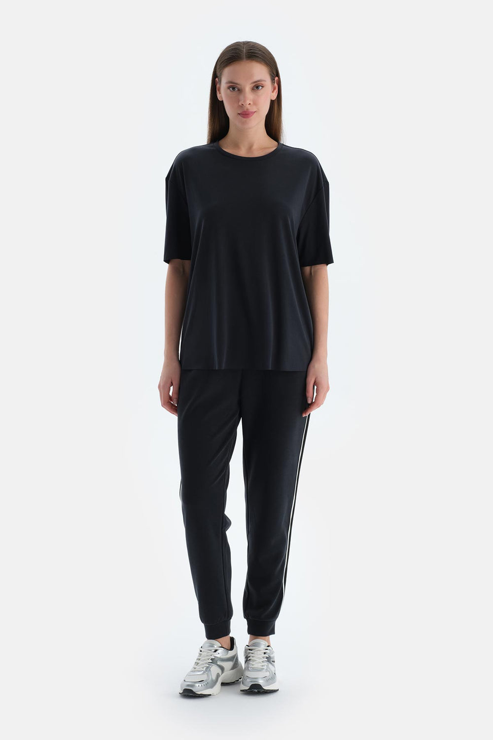 Siyah Kadın Modal Karışımlı Yan Şerit Detaylı Jogger Pantolon