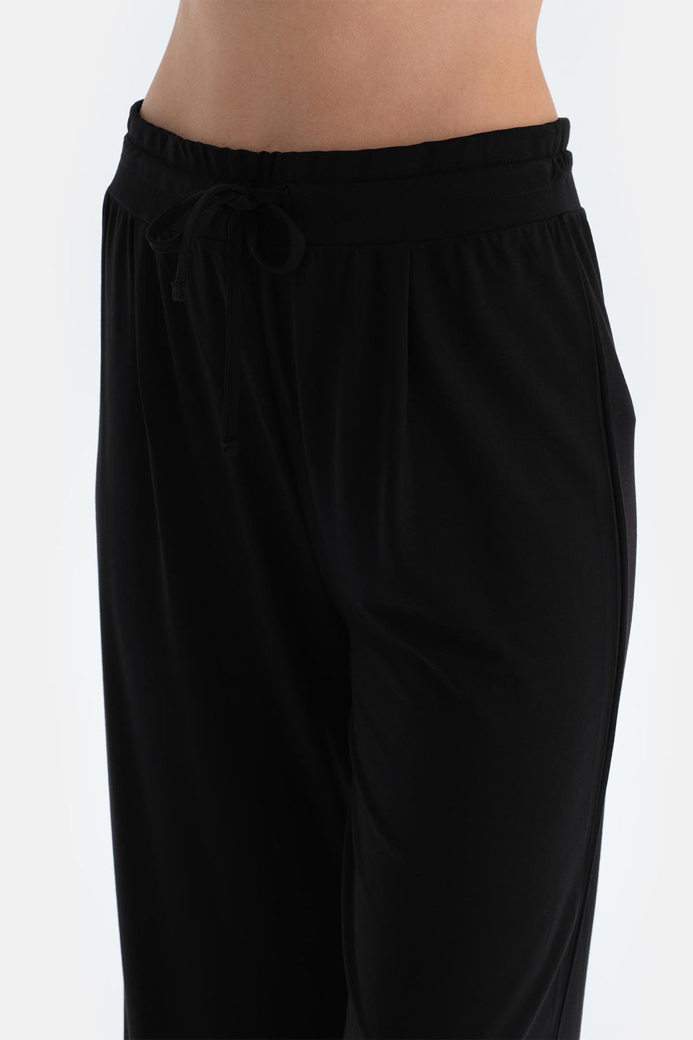 Siyah Pile Detaylı Pantolon