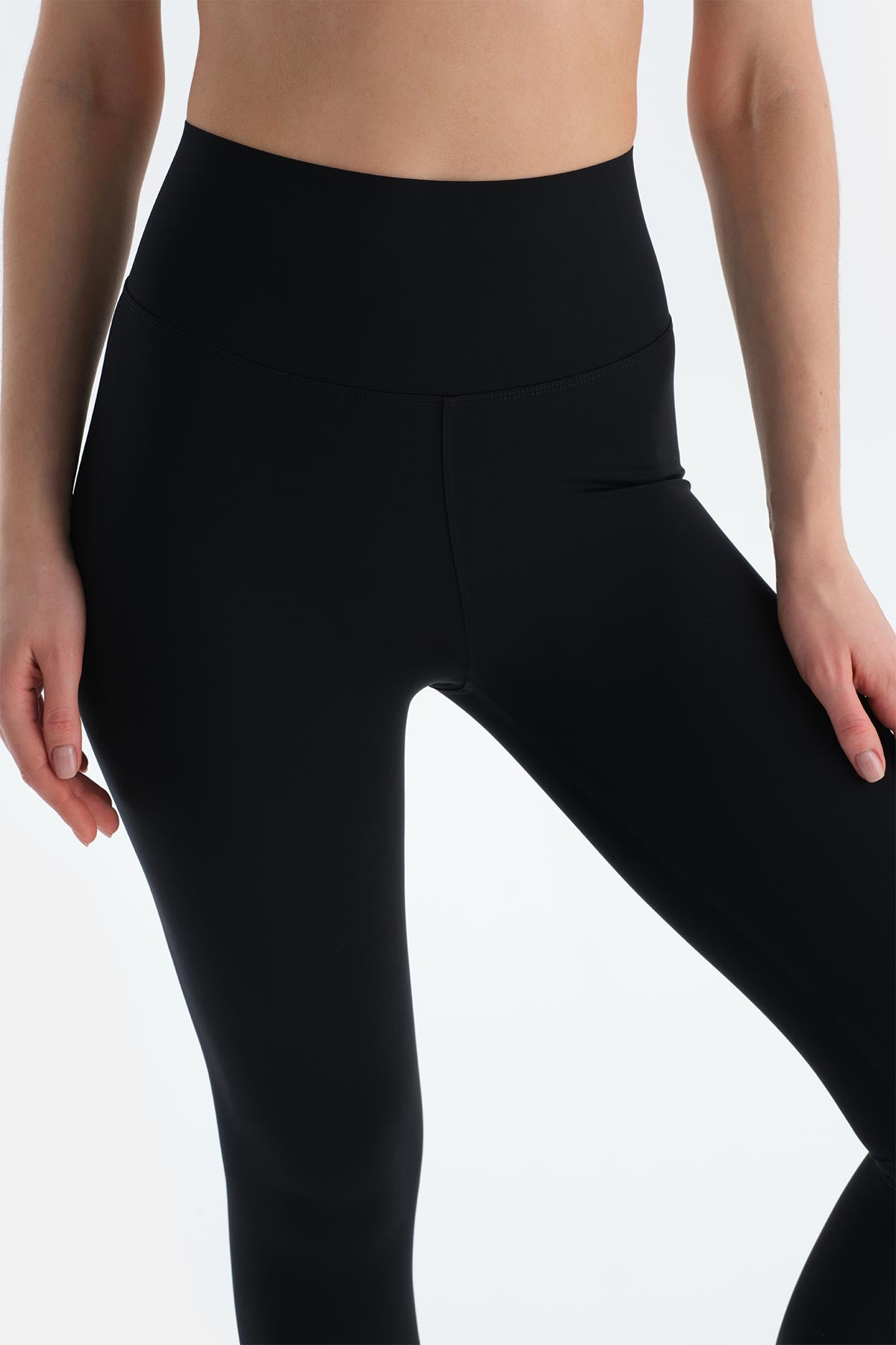 Siyah Kadın Toparlayıcı Tayt