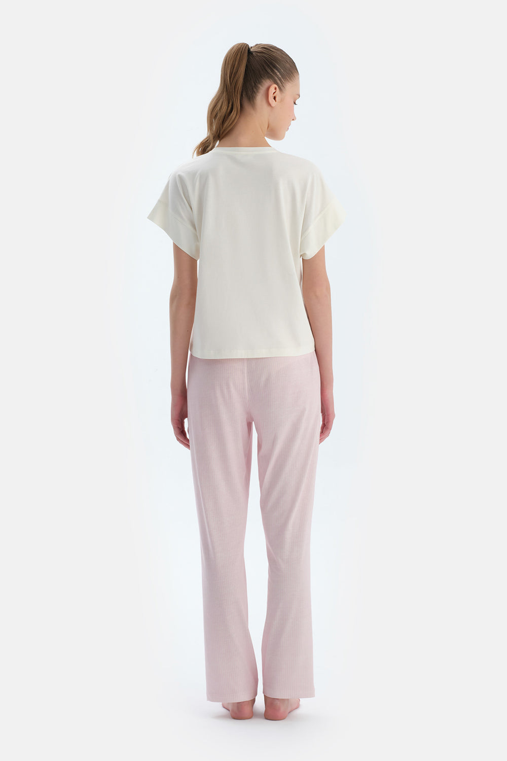 Ekru Baskı Detaylı Kısa Kollu Tişört Pantolon Pijama Takımı