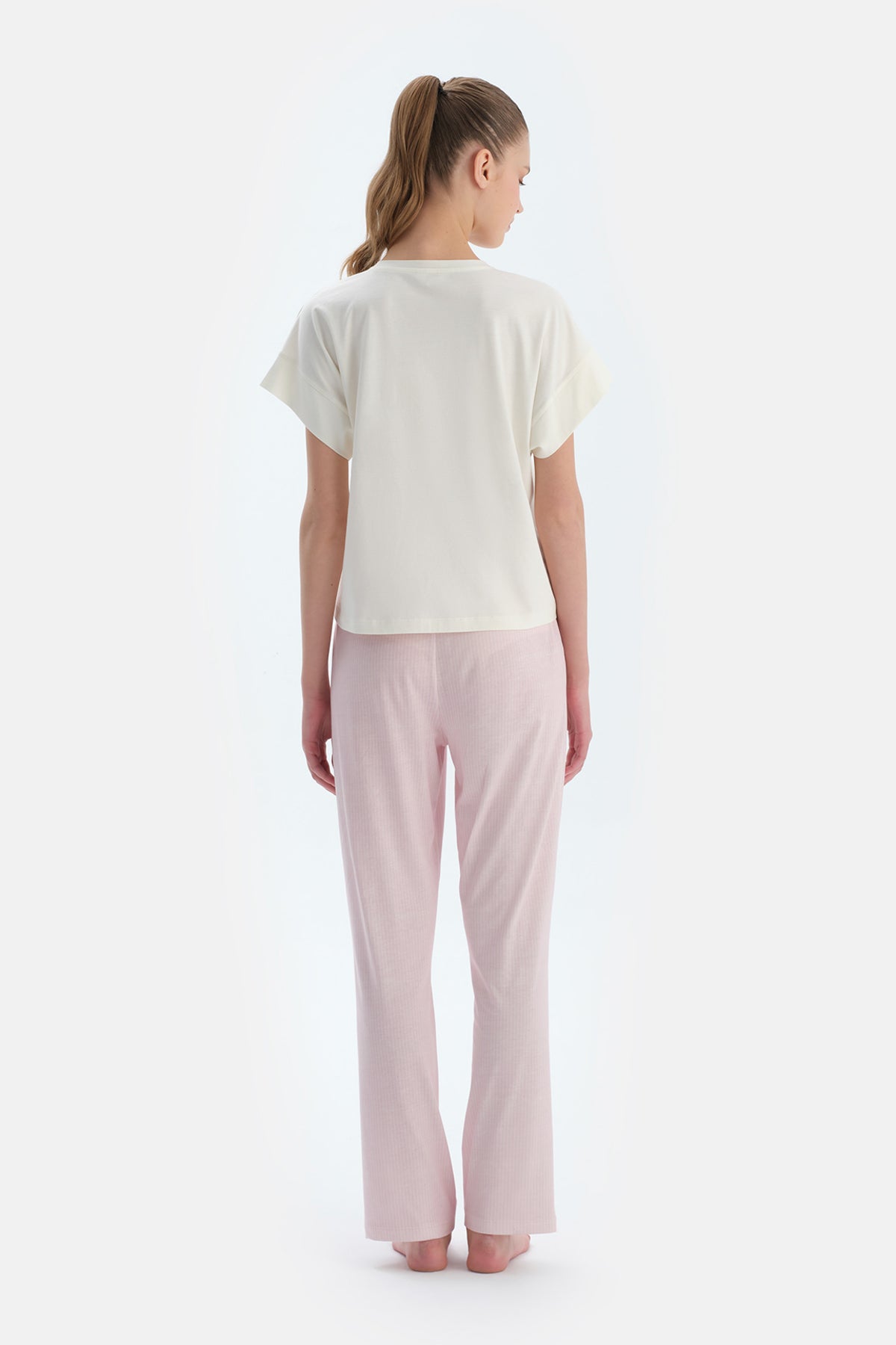 Ekru Baskı Detaylı Kısa Kollu Tişört Pantolon Pijama Takımı