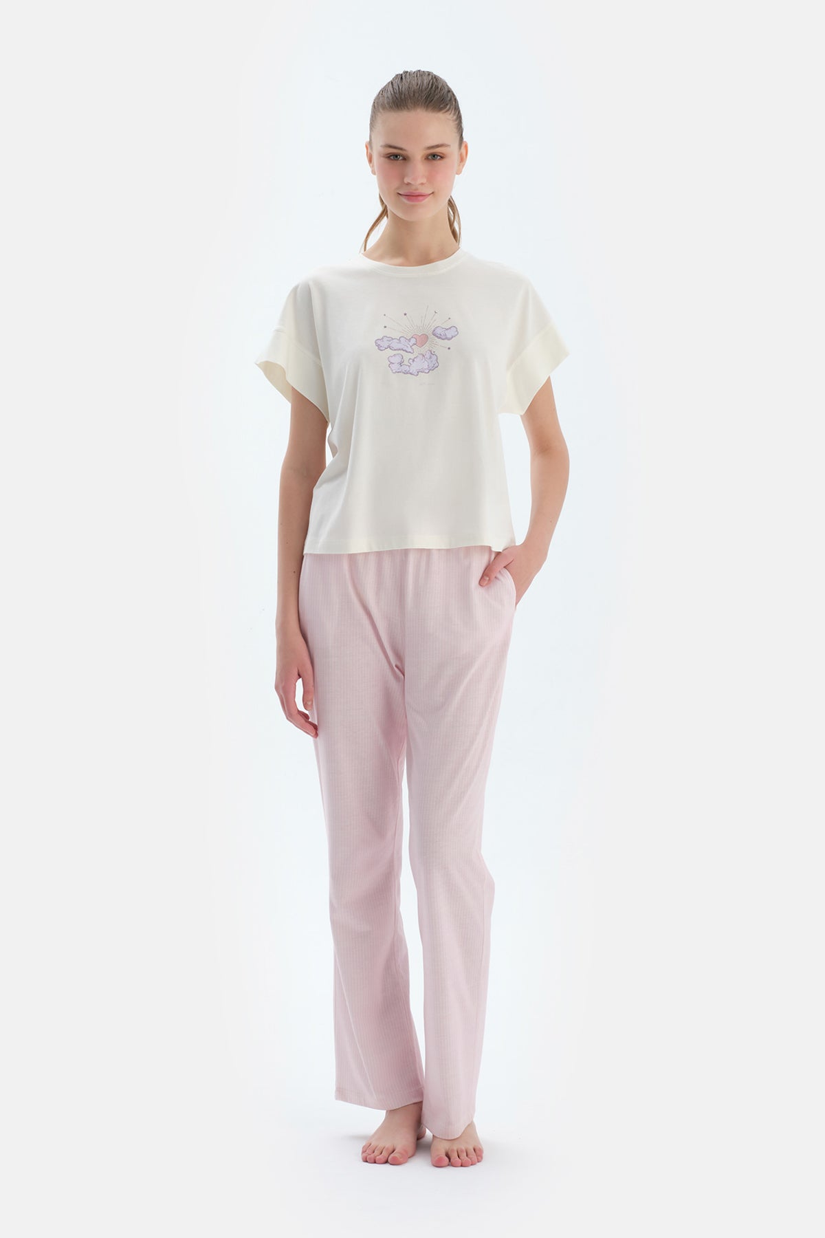 Ekru Baskı Detaylı Kısa Kollu Tişört Pantolon Pijama Takımı