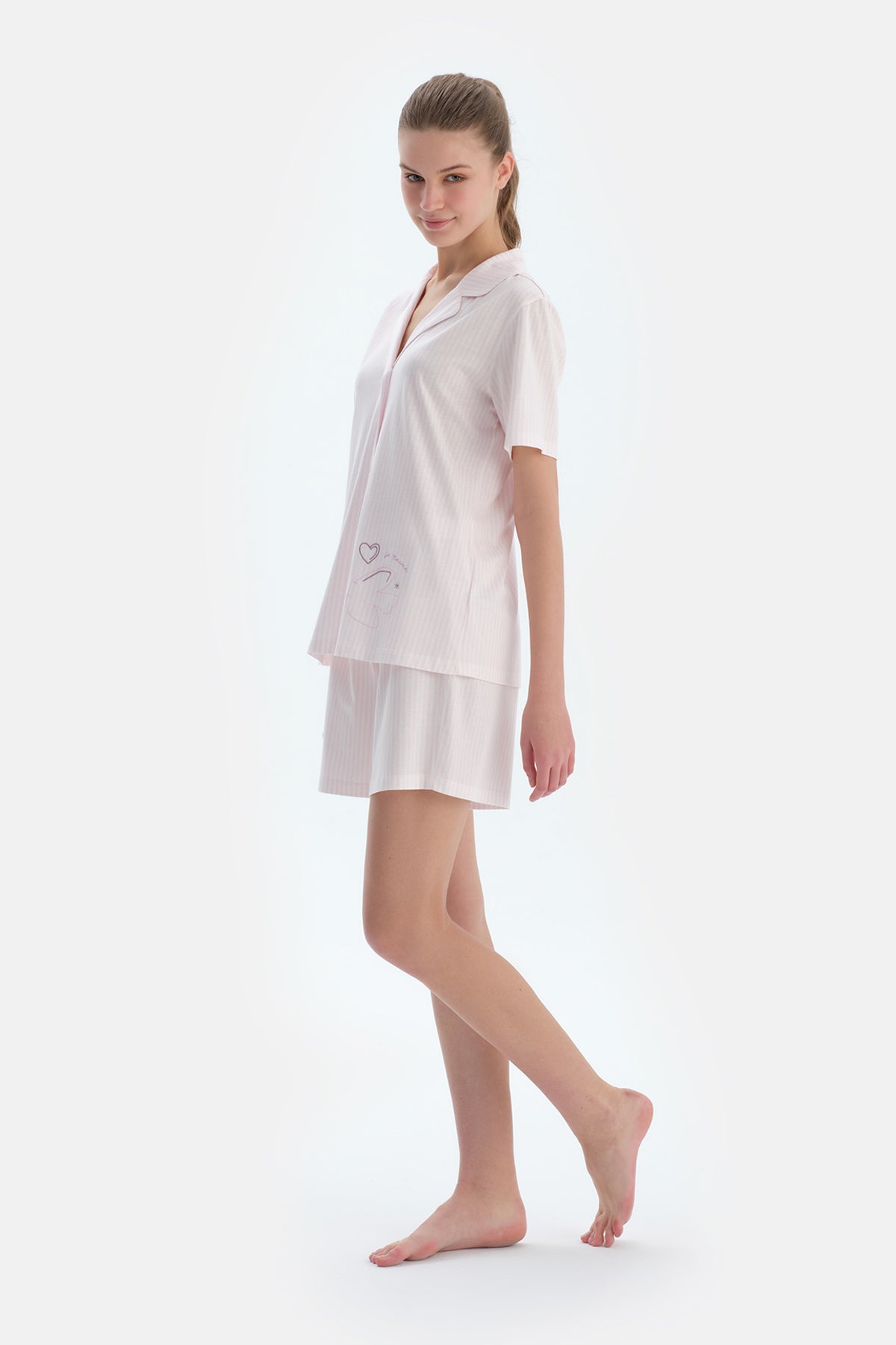 Açık Pembe Nakış Detaylı Çizgili Penye Modal Gömlek Şort Pijama Takımı