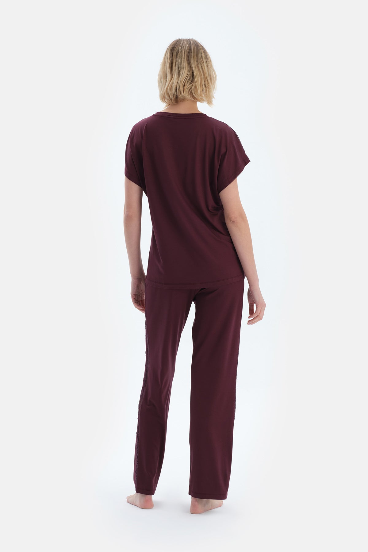 Mürdüm Dantel Detaylı Kısa Kollu Viskon Tişört Pantolon Pijama Takımı