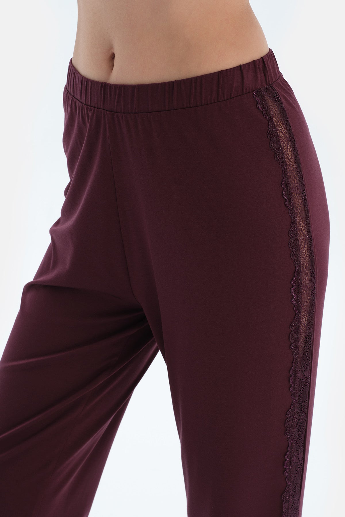 Mürdüm Dantel Detaylı Kısa Kollu Viskon Tişört Pantolon Pijama Takımı