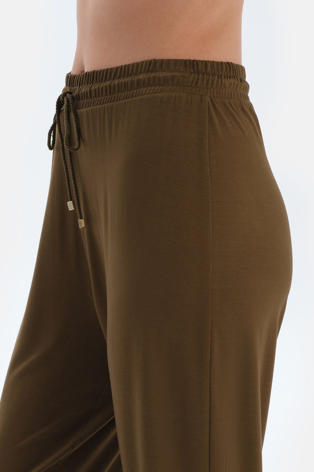 Ekru Dantel Detaylı Tişört Pantolon Pijama Takımı