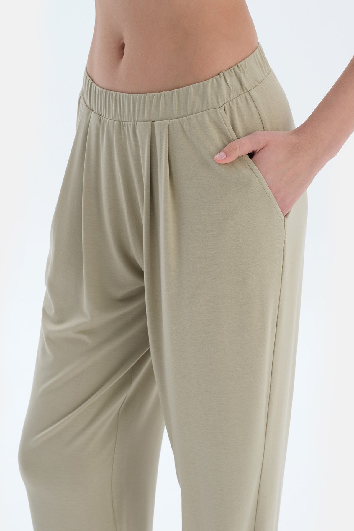 Ada Çayı V Yaka Pileli Tişört Pantolon Pijama Takımı
