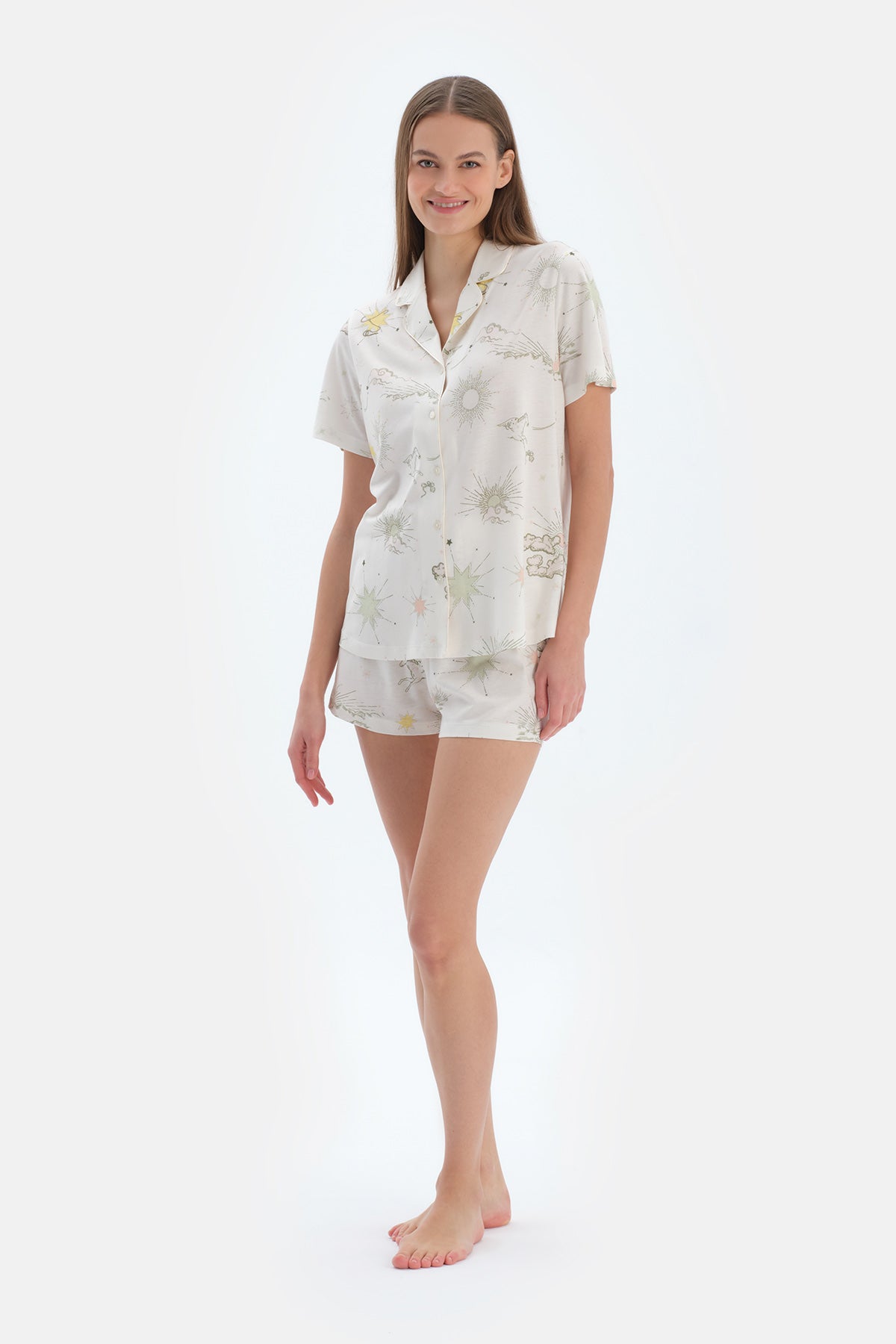 Ekru Bulut Desenli Gömlek Şort Pijama Takımı