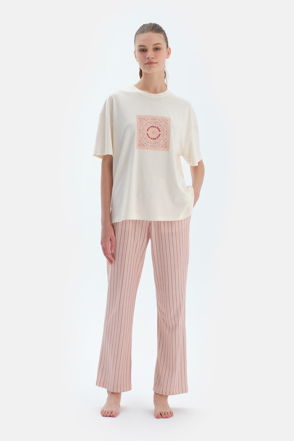 Ekru Baskı Detaylı Kısa Kollu Tişört Pantolon Pijama Takımı