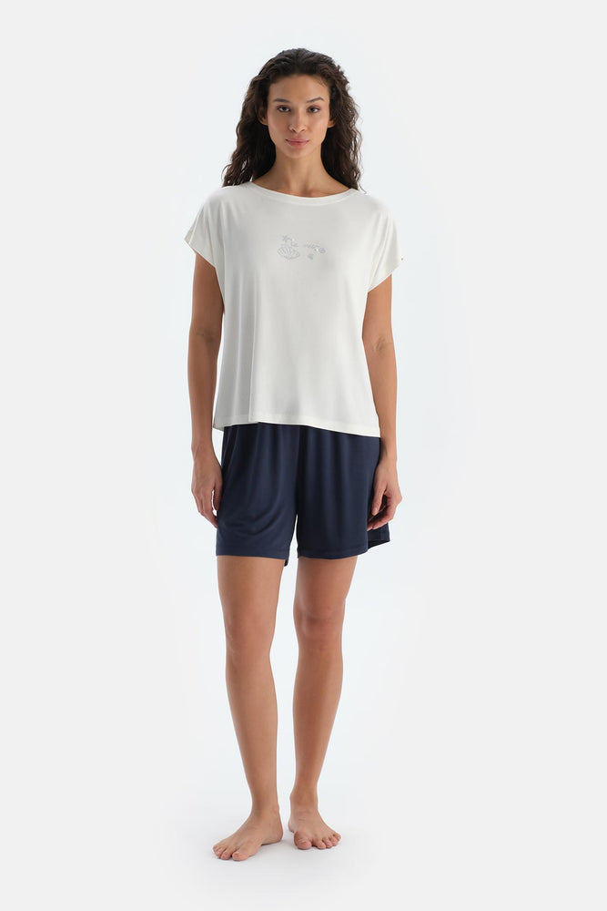 Kırık Beyaz Baskı Detaylı Kısa Kollu Tişört Şort Pijama Takımı