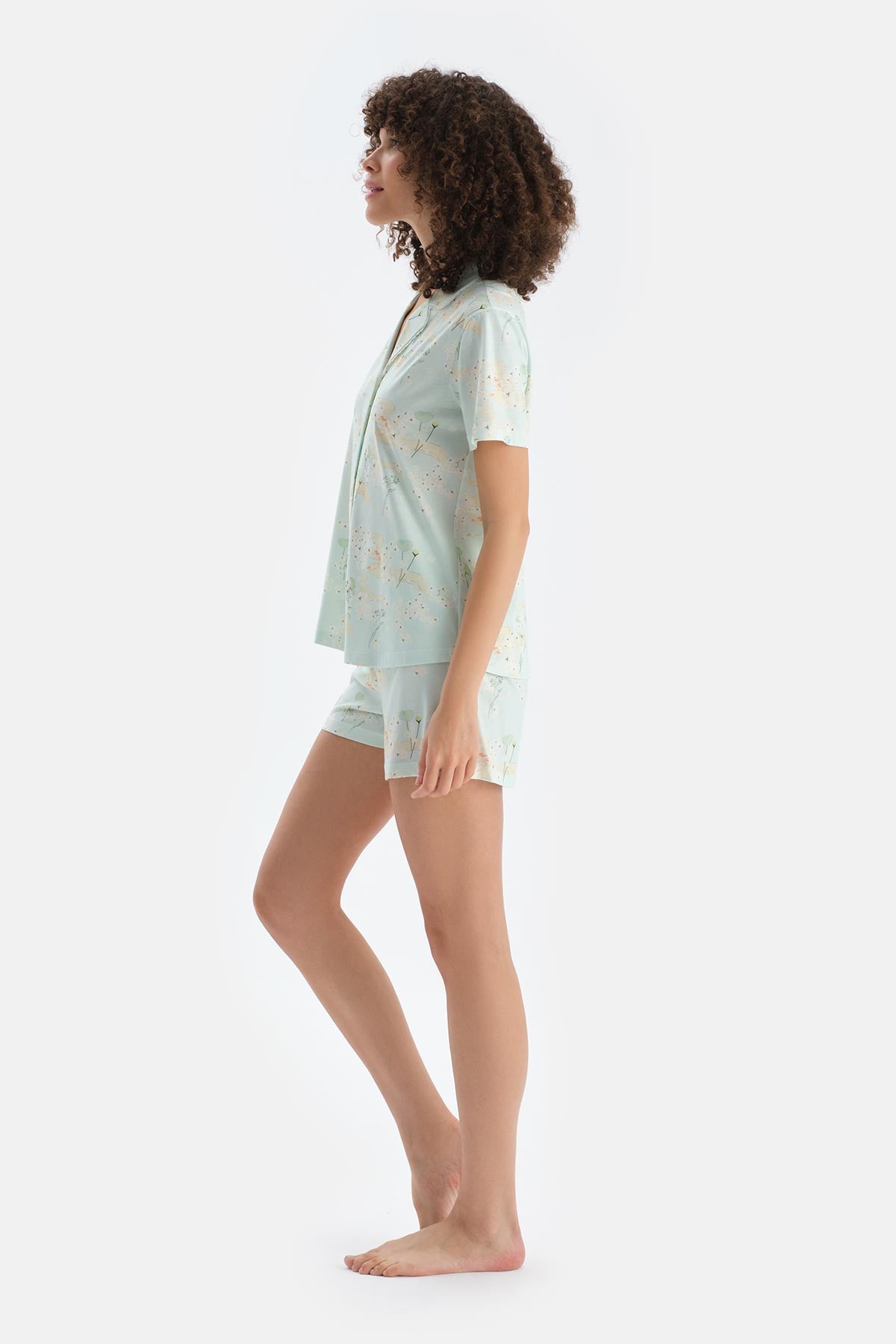 Açık Yeşil Çiçek Baskılı Penye Modal Gömlek Şort Pijama Takımı
