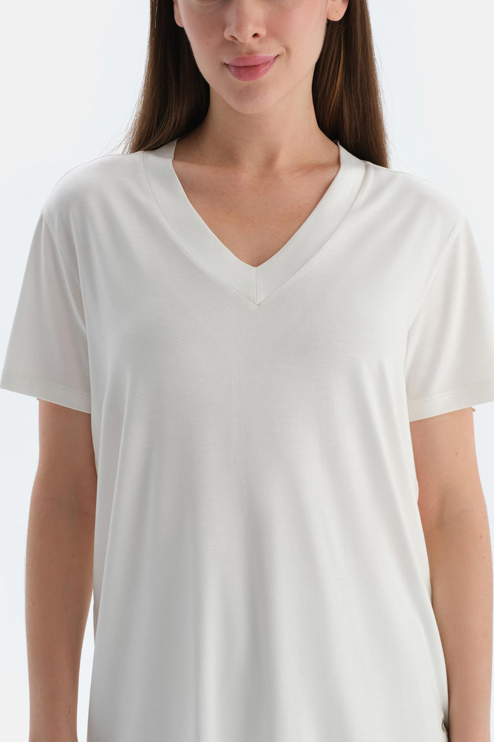 Ekru V Yaka Kısa Kollu Tişört Şort Pijama Takımı