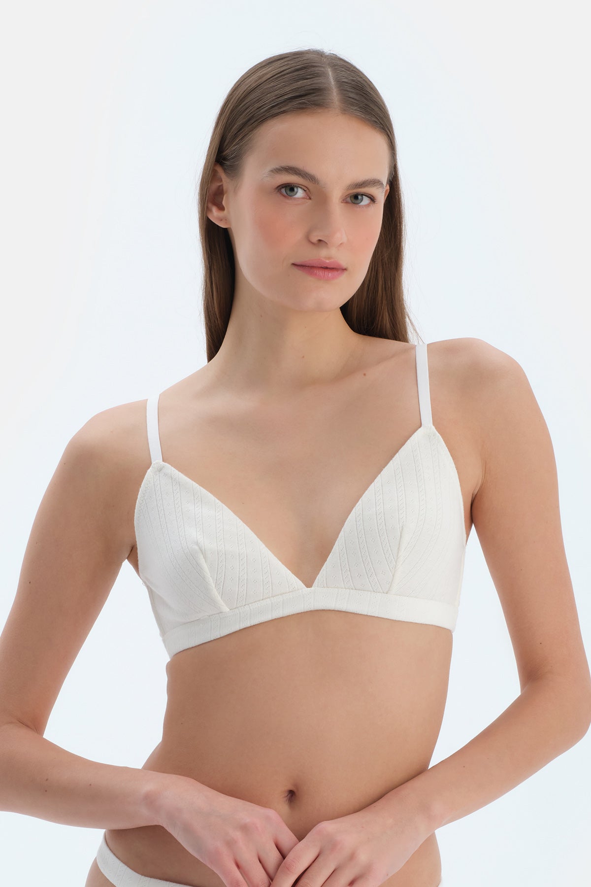 Ecru Underwire Lace Bra with Alternative Straps