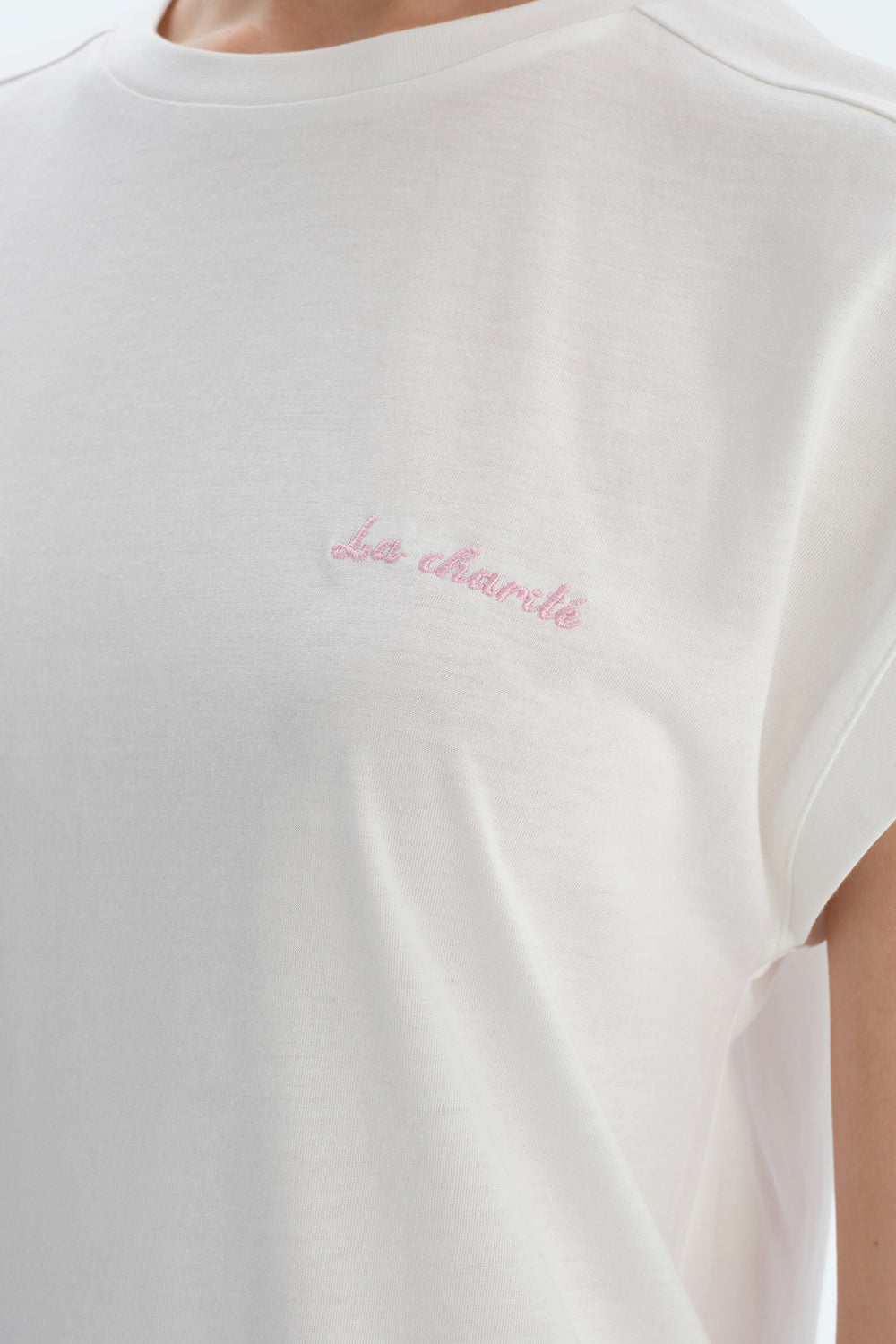 Ekru Nakış Detaylı Dokuma Şortlu Pijama Takımı