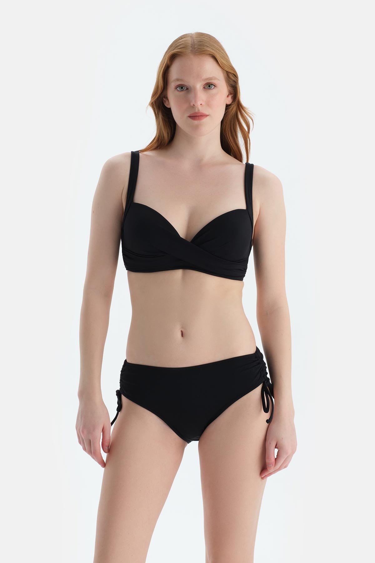 Siyah Yanı Büzgülü Bikini Alt