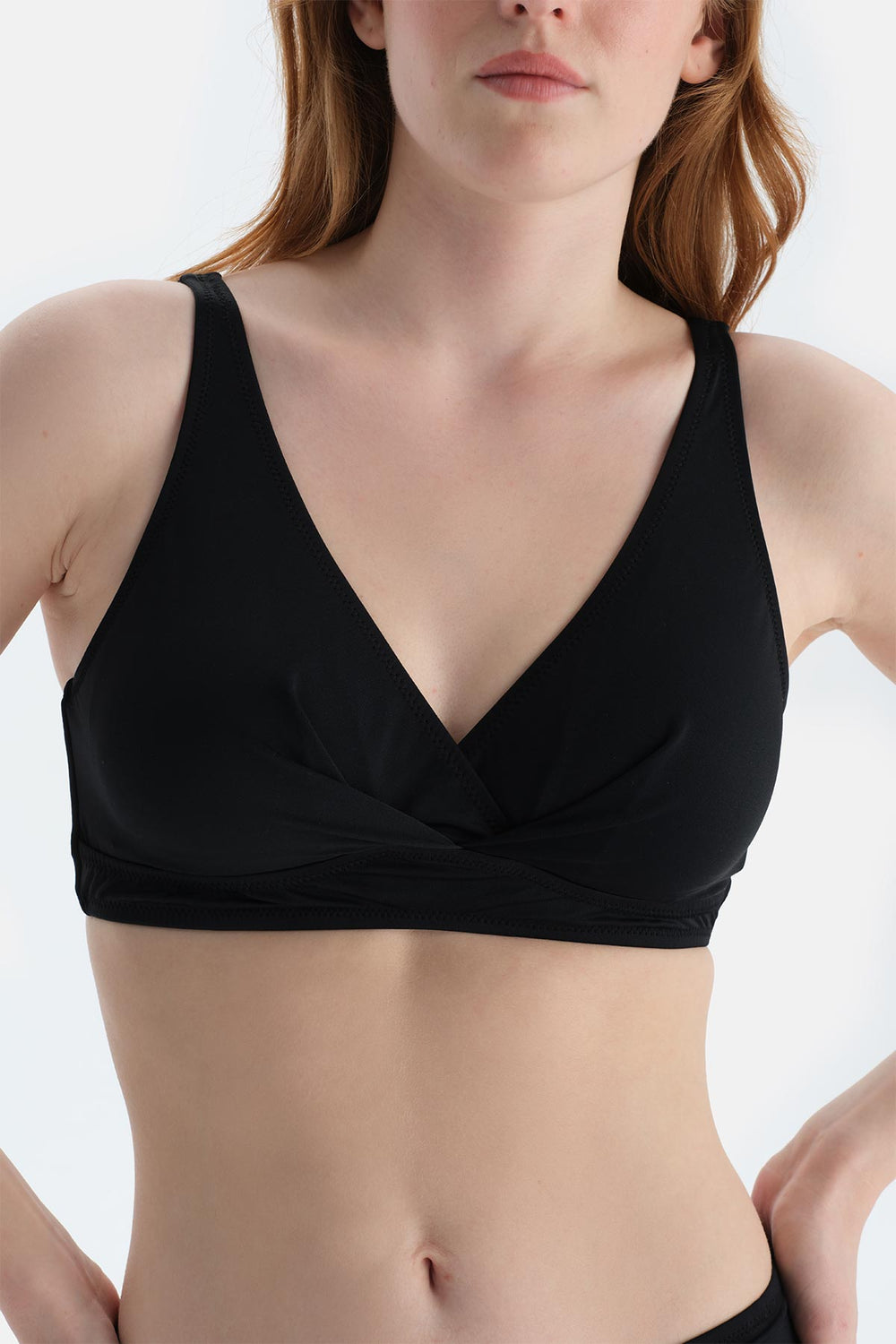 Siyah Toparlayıcı Üst