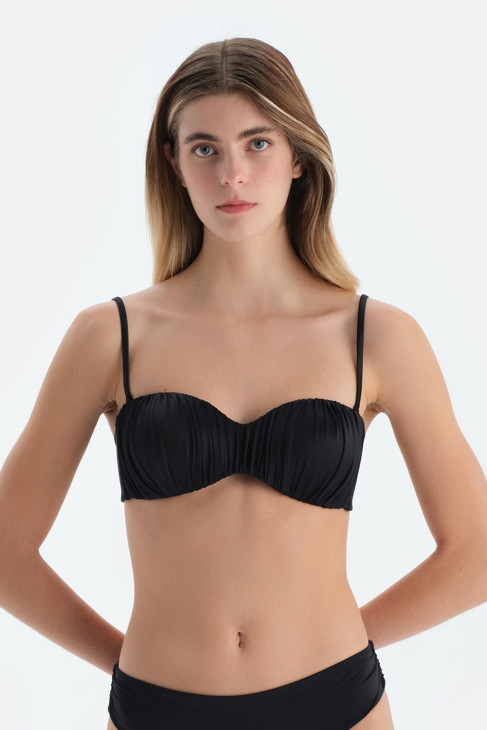 Siyah Straplez Bikini Üst