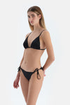 Siyah Üçgen Küçük Bikini Üst