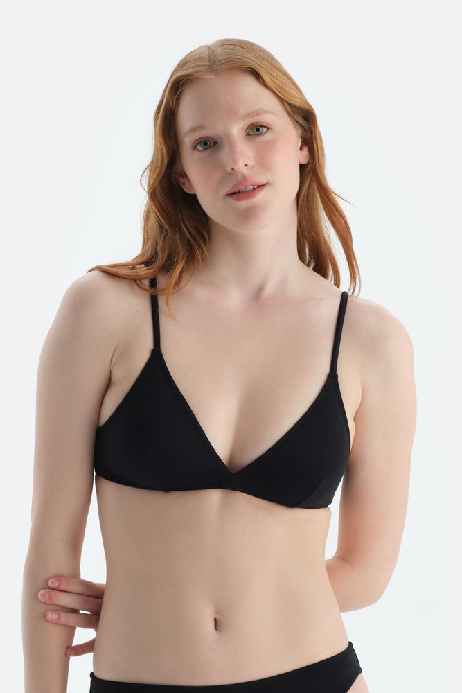 Siyah Üçgen Küçük Bikini Üst