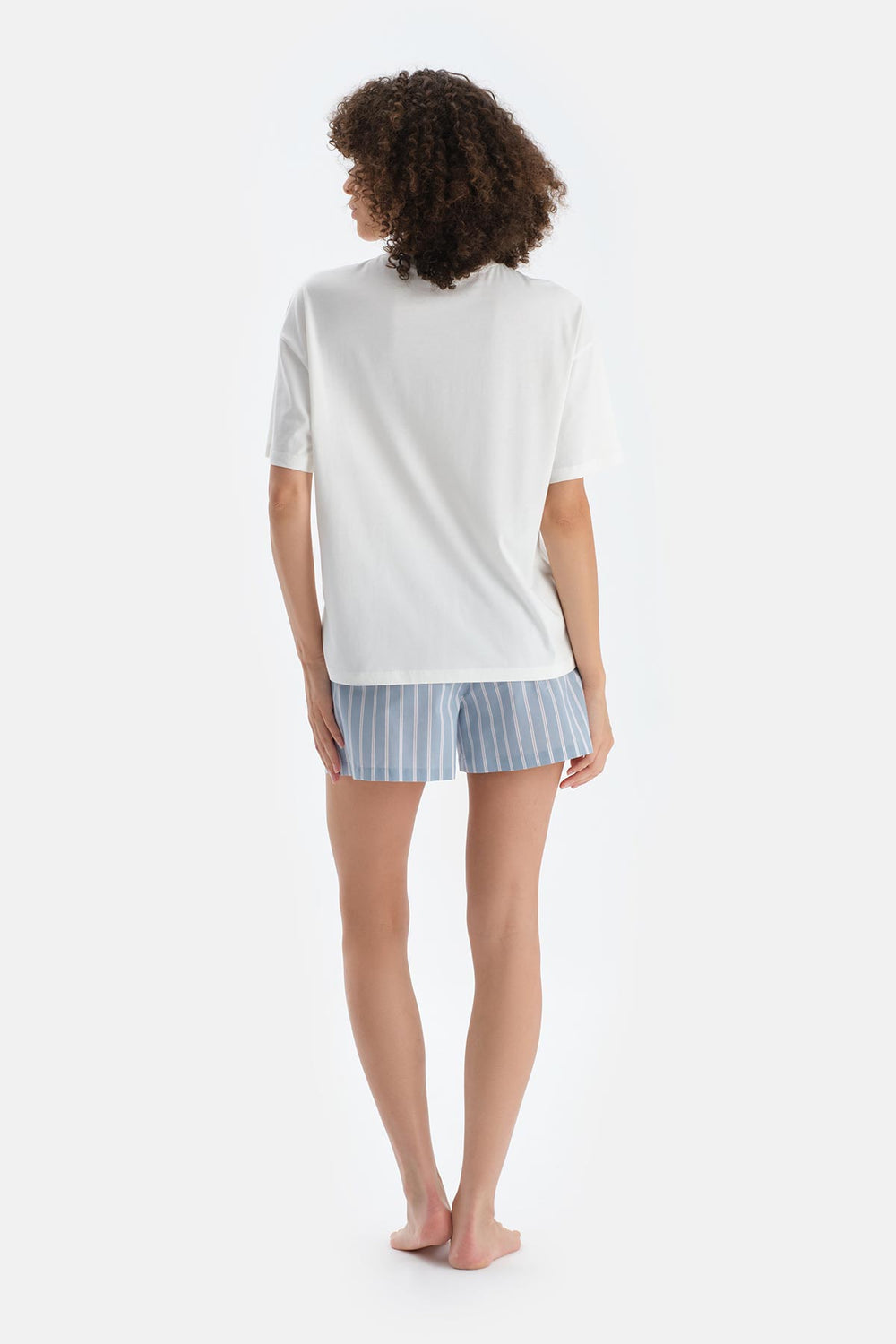 Kırık Beyaz Baskı Detaylı Kısa Kollu Tişört Şort Pijama Takımı