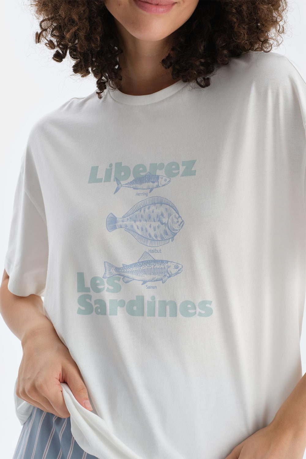 Kırık Beyaz Baskı Detaylı Kısa Kollu Tişört Şort Pijama Takımı