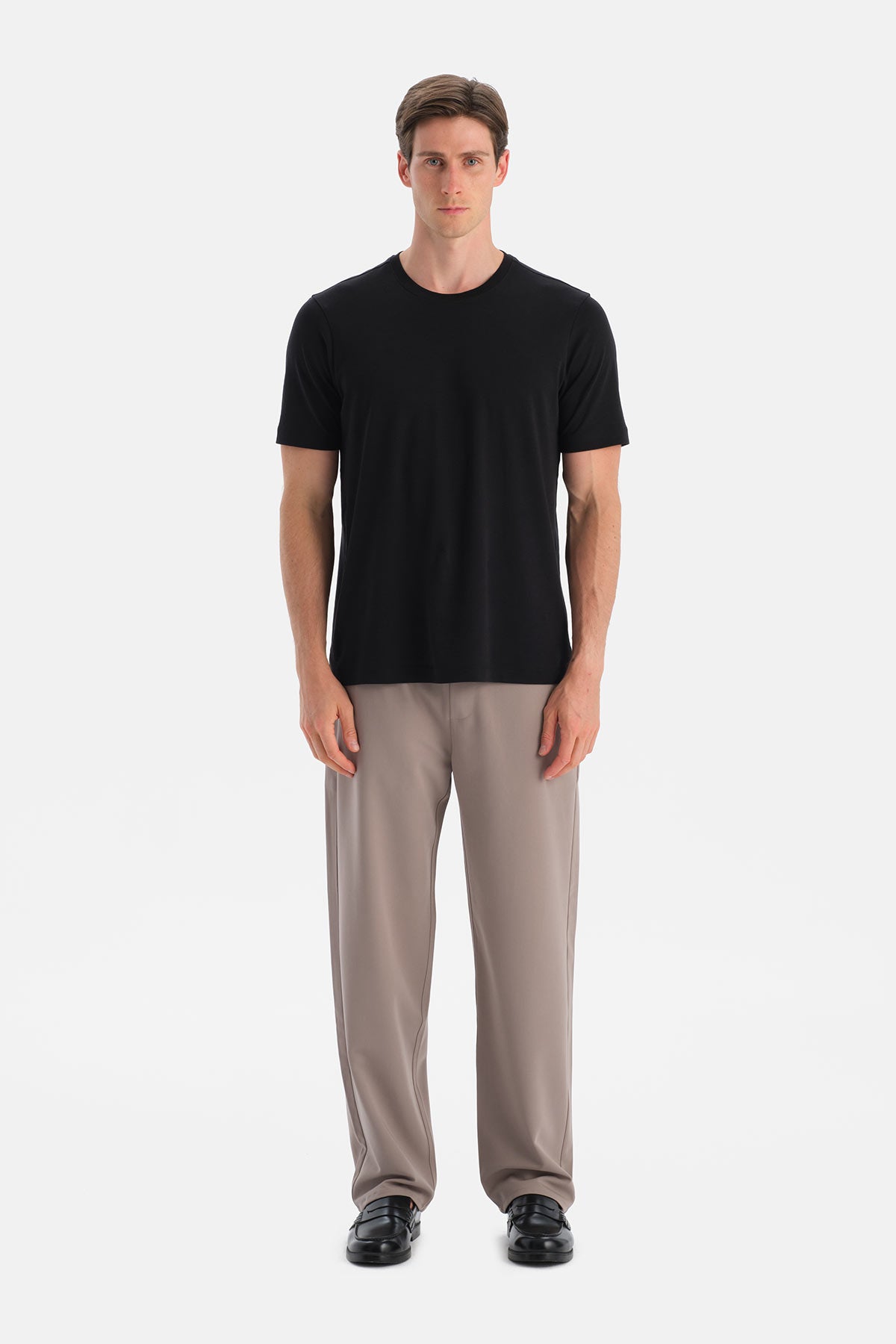 Siyah Bis Yaka Kısa Kollu Regular Tişört