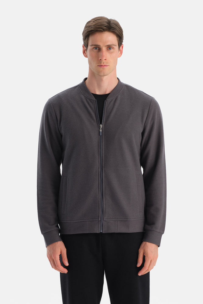 FERMUARLI CEPLİ SWEATSHIRT