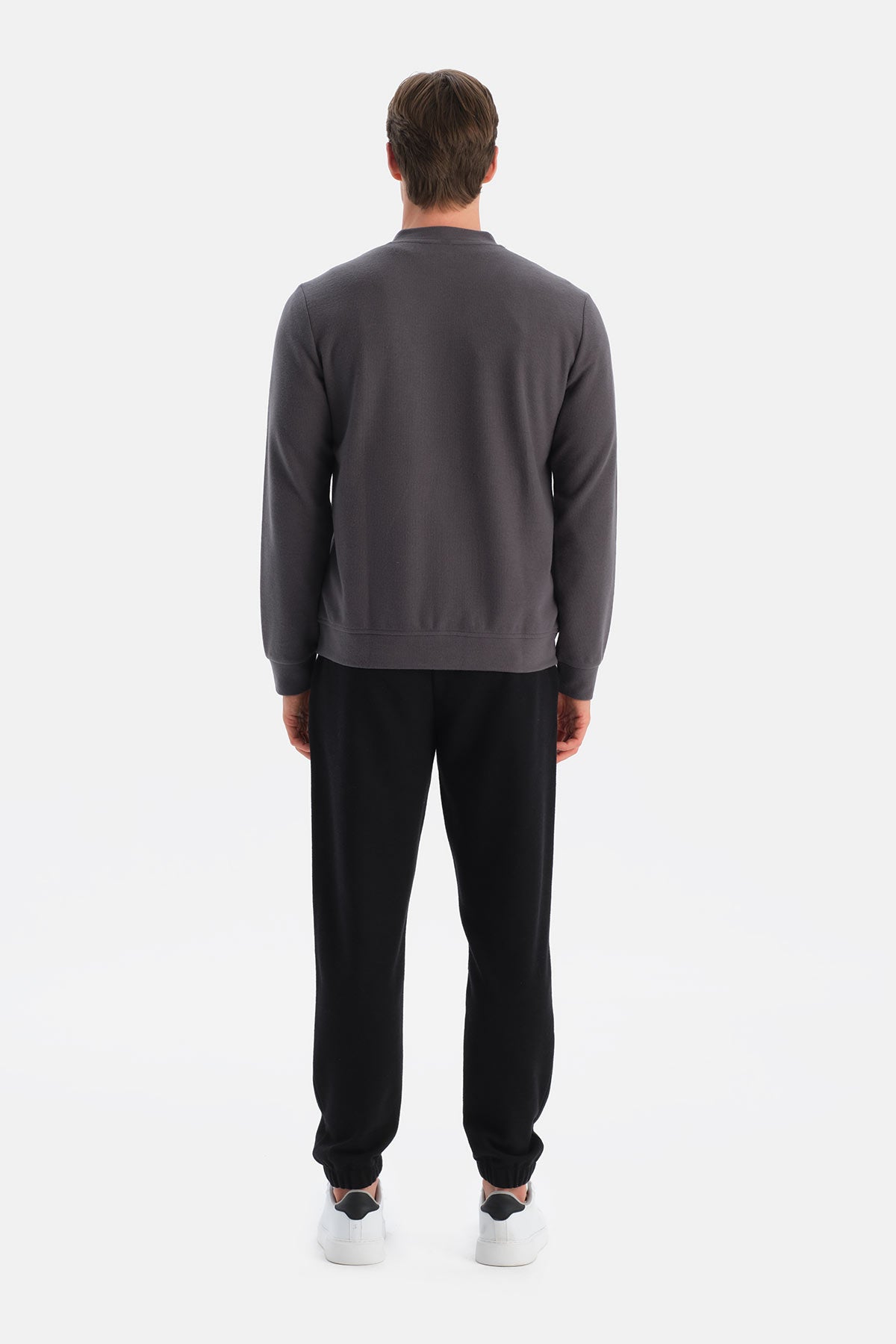 FERMUARLI CEPLİ SWEATSHIRT