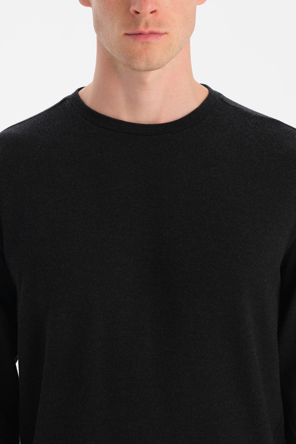 BASIC SOFT TOUCH SWEATSHIRT