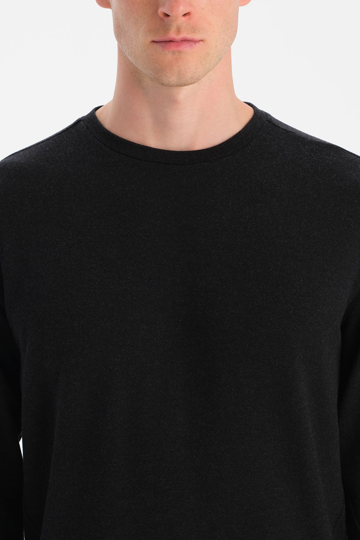 BASIC SOFT TOUCH SWEATSHIRT
